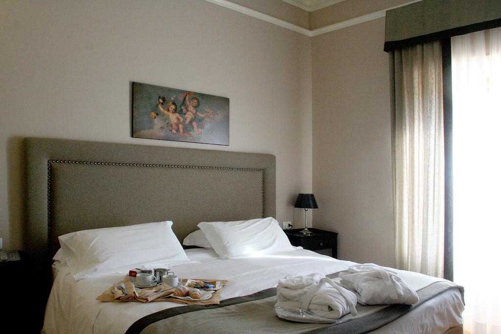 Ambasciatori Place Hotel Ф'юджі Номер фото